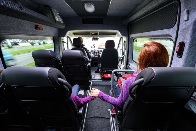 Transfer from Berlin Schönefeld Airport (SXF) to Berlin city Hotels - ROUND TRIP - The return trip deserves equal attention