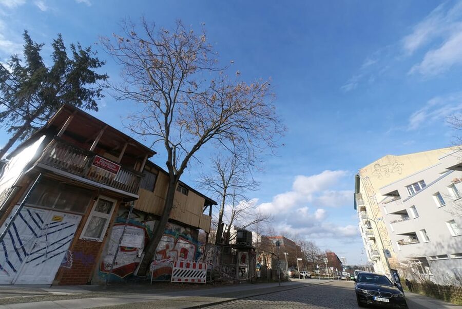 Understanding Kreuzberg: The roots of local (sub)culture - A pause at Rio-Reiser-Platz with something warm