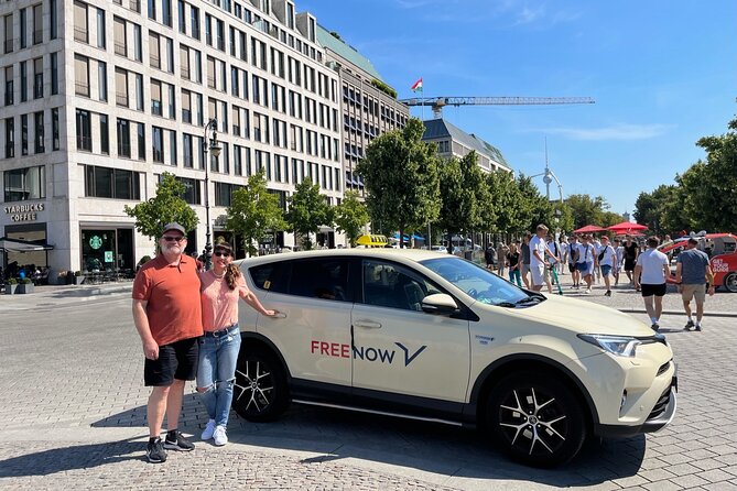 Welcome/Farewell SightseeingTaxi Tour +Transfer from/to the airport - Unter den Linden and the Forum Fridericianum