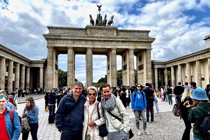 Welcome/Farewell SightseeingTaxi Tour +Transfer from/to the airport - Palace Island, Berlin Cathedral, and five museums