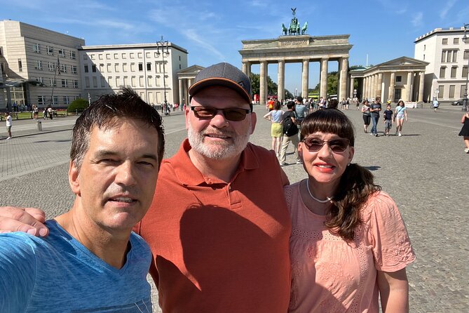 Welcome/Farewell SightseeingTaxi Tour +Transfer from/to the airport - Hackescher Markt and the smaller-scale Berlin